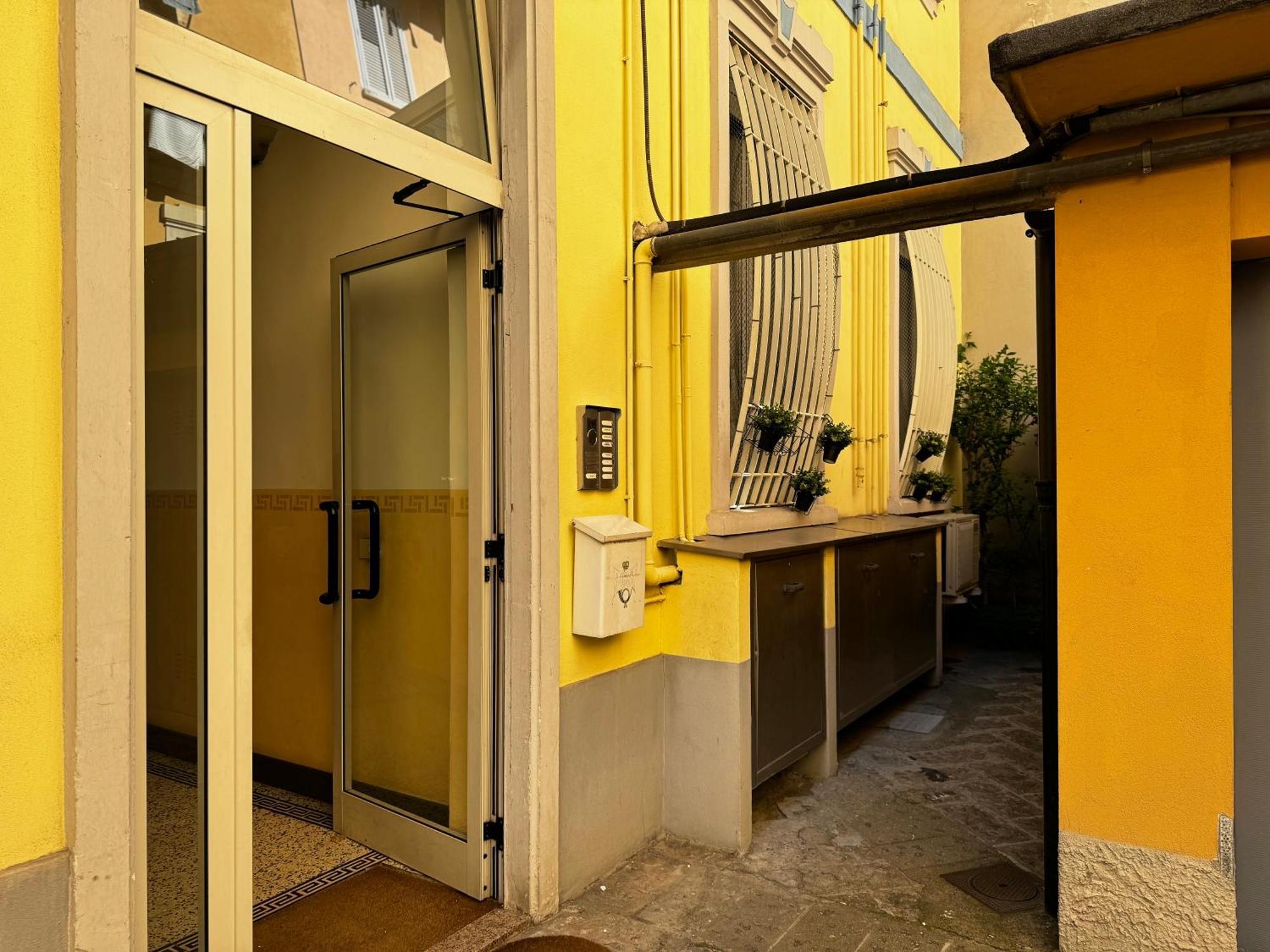 Regina Milano In Verona - Sky Tv, Wifi E Breakfast Box Daire Dış mekan fotoğraf